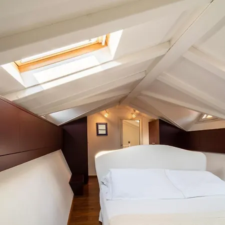 La Porta Rossa By Wonderful Italy דירה ורנה