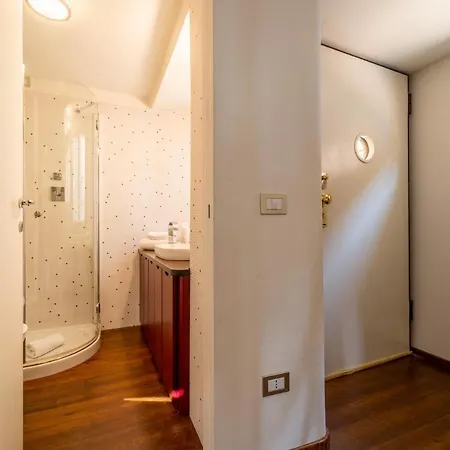 La Porta Rossa By Wonderful Italy * ורנה